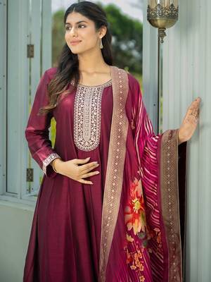 Ethnic Motifs Embroidered Sequinned Kurta With Trousers & Dupatta 6