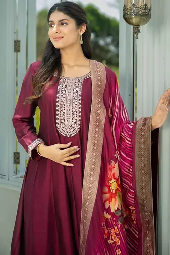 Ethnic Motifs Embroidered Sequinned Kurta With Trousers & Dupatta