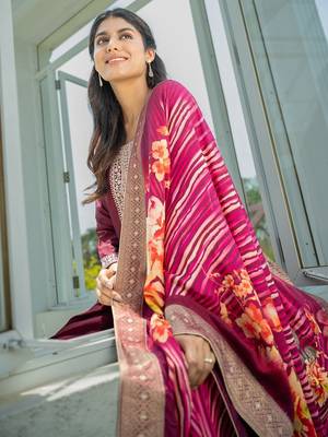 Ethnic Motifs Embroidered Sequinned Kurta With Trousers & Dupatta 7