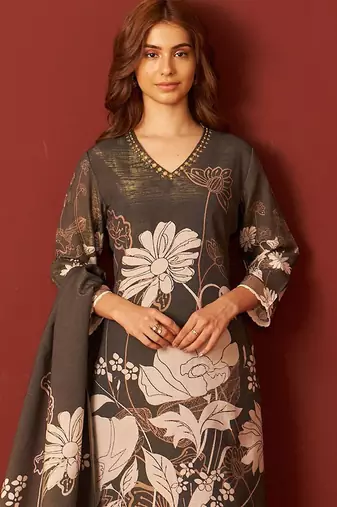 Floral Printed Beads and Stones Kurta With Trousers & \Dupatta