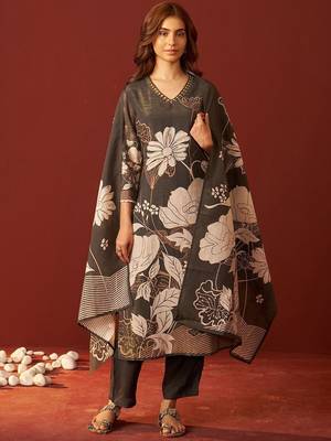 Floral Printed Beads and Stones Kurta With Trousers & \Dupatta 3