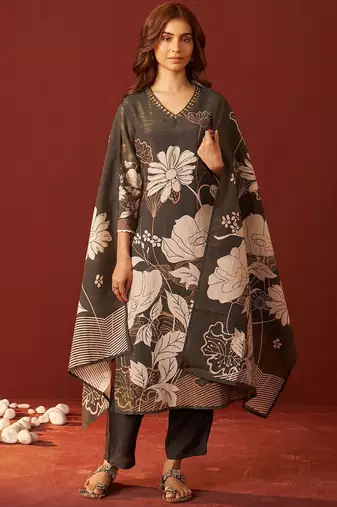 Floral Printed Beads and Stones Kurta With Trousers & \Dupatta