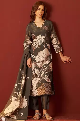 Floral Printed Beads and Stones Kurta With Trousers & \Dupatta