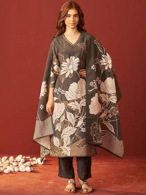 Floral Printed Beads and Stones Kurta With Trousers & \Dupatta 5