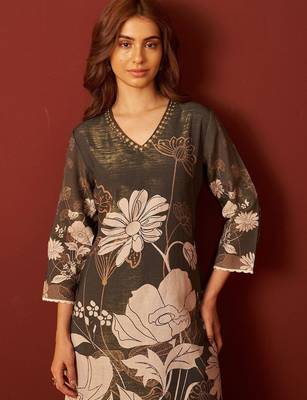Floral Printed Beads and Stones Kurta With Trousers & \Dupatta 6
