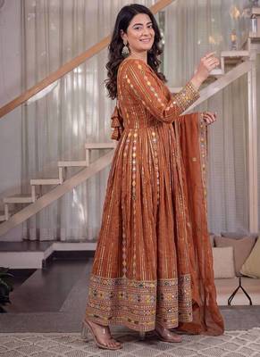Orange sequins embroidered anarkali set 3