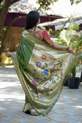 Dark green paithani silk blend saree with floral & peacock motifs 2