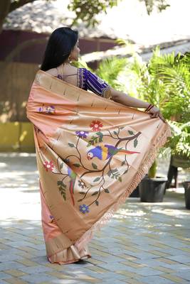 Peach paithani silk blend saree with floral & peacock motifs 2
