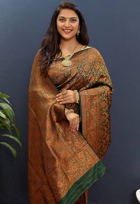 dark green & gold woven banarasi silk blend saree with rich zari border 3