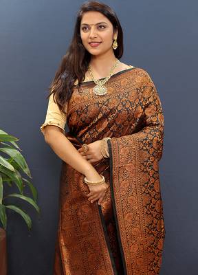 black & gold woven banarasi silk blend saree with rich zari border 3