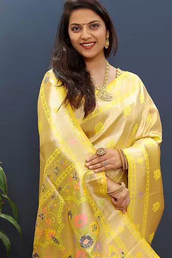 Beige gold silk blend saree with yellow floral zari weaving & rich brocade pallu