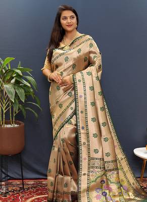 Gold silk blend saree with dark green floral zari weaving & rich brocade pallu 1