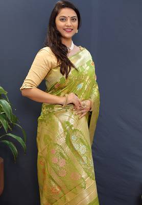 Light green banarasi silk blend saree with all-over gold zari floral jaal 3
