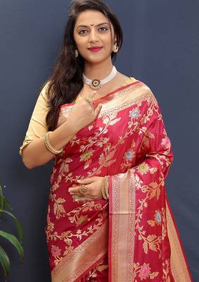 Rani pink banarasi silk blend saree with all-over gold zari floral jaal 3