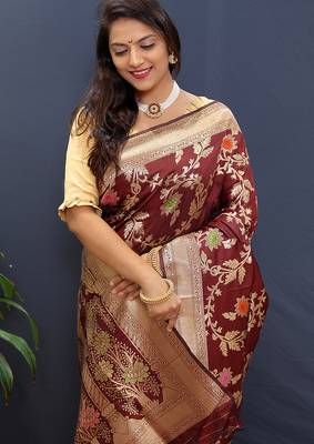 Maroon banarasi silk blend saree with all-over gold zari floral jaal 3