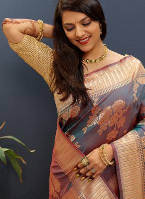 Grey banarasi silk blend saree with gold zari floral weaving & rich border 4