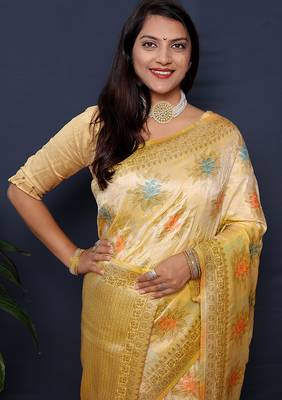 Cream banarasi silk blend saree with  zari floral buta work 3