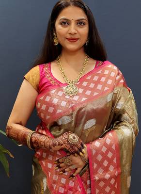 Olive gold banarasi silk blend saree with contrast zari border 4