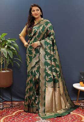 Dark green banarasi silk blend saree with gold zari floral weaving & rich pallu 1