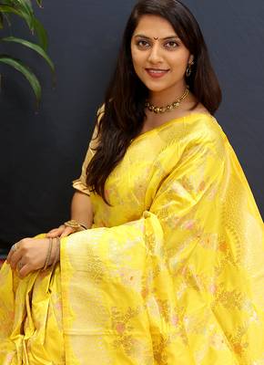 Yellow banarasi silk blend saree with gold zari floral weaving & rich pallu 2