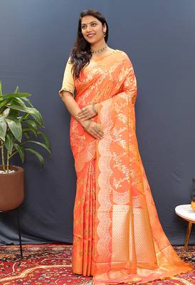 Peach banarasi silk blend saree with gold zari floral weaving & rich pallu 2