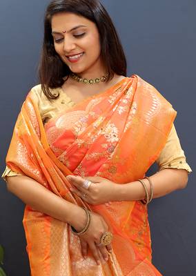 Peach banarasi silk blend saree with gold zari floral weaving & rich pallu 4