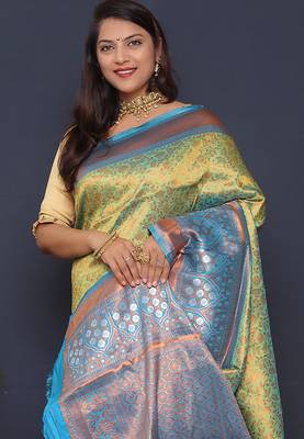 Light green banarasi silk blend saree with sky blue zari border & woven pallu 3