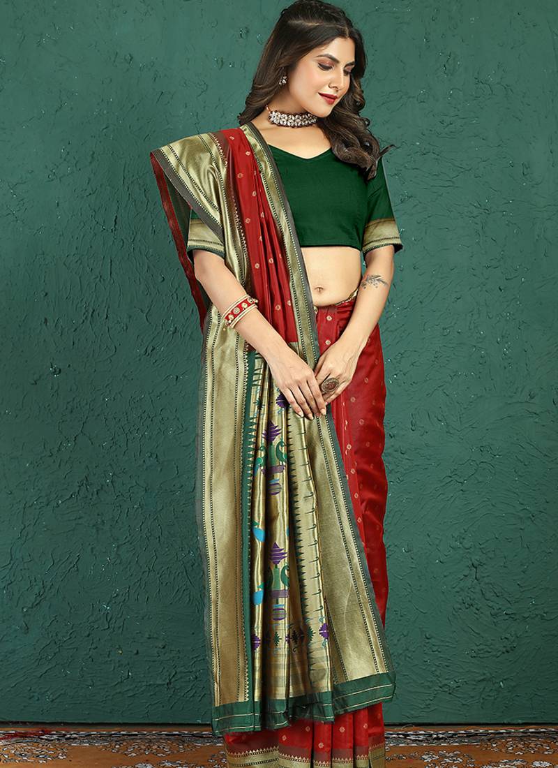 Maroon banarasi silk blend saree with zari weaving & dark green paithani border