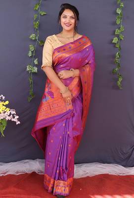 Magenta purple banarasi silk blend saree with copper zari butti & geometric woven border 2