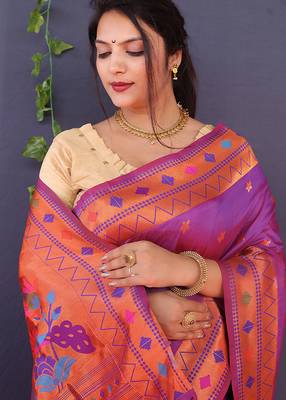 Magenta purple banarasi silk blend saree with copper zari butti & geometric woven border 4