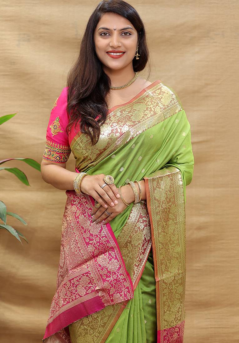Light green banarasi silk blend saree with contrast border & rich zari weaving
