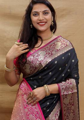 Black banarasi silk blend saree with contrast border & rich zari weaving 4