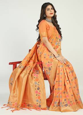 Peach banarasi silk blend saree with multicolor floral zari weaving 3