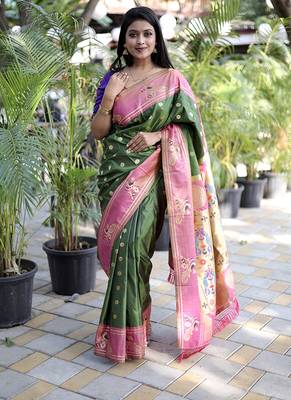 Dark green paithani silk blend saree with contrast border & zari floral weaving 1