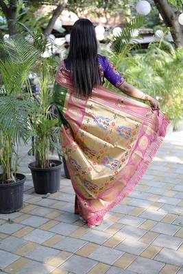 Dark green paithani silk blend saree with contrast border & zari floral weaving 2