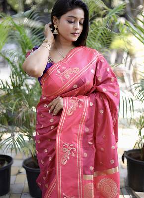Magenta pink paithani silk blend saree with contrast border & zari floral weaving 4