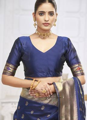Navy blue paithani silk blend saree with gold zari border & peacock pallu 4