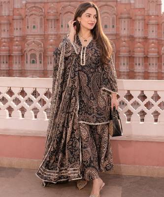 Black cotton paisley style floral printed short kurta set with dupatta 4