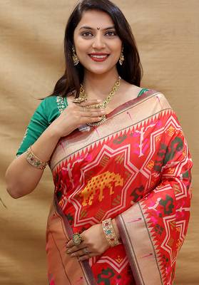 Red patola silk blend saree with bird motif paithani pallu and zari border 4