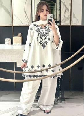 White cotton geometric printed a-line short kurta set for women 1