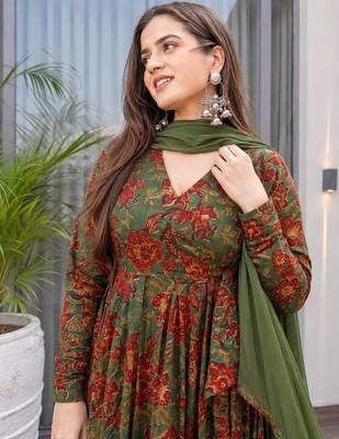 Green cotton floral printed anarkali kurta set with dupatta 5