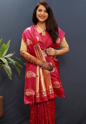 Rani pink silk blend banarasi saree with golden zari buti and border 3