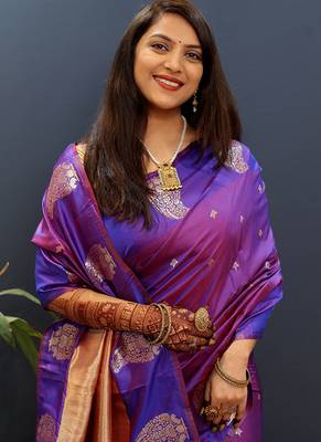 Purple silk blend banarasi saree with golden zari buti and border 4