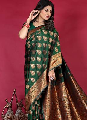 Dark green banarasi silk blend saree with copper zari weave 4