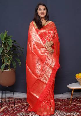 Red kanjeevaram silk blend saree with copper zari floral weaving 2