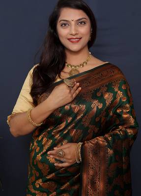 Bottle green kanjeevaram silk blend saree with copper zari floral weaving 4
