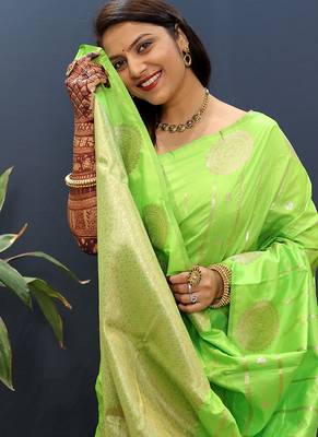 Lime green banarasi silk blend saree with zari buta & rich pallu 4