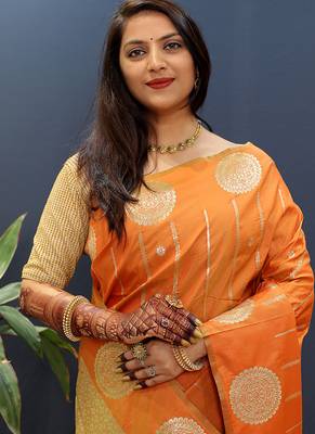 Rust orange banarasi silk blend saree with zari buta & rich pallu 4