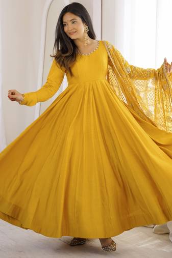 Women Roman Silk Chanderi Solid Anarkali Kurta Set with Dupatta