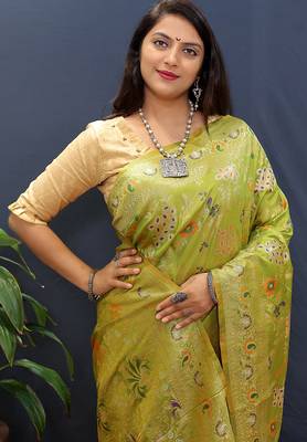 Light green banarasi silk blend saree with zari floral weaving 4